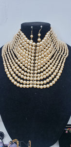 Extended Choker Pearls