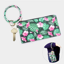 Load image into Gallery viewer, P &amp; G Wristlet
